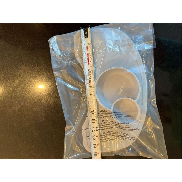 The ezpz™ by Stokke™ mat is an all-in-one placemat and bowls - Picture 1 of 6